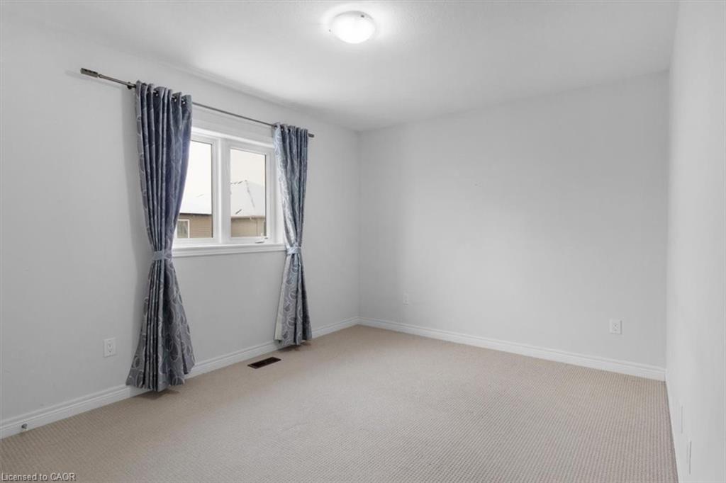 16 Weathering Highway, Stoney Creek, ON - Indoor Photo Showing Other Room