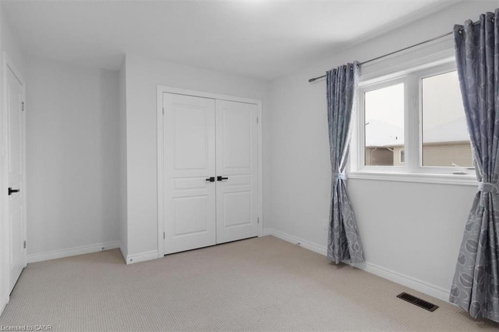 16 Weathering Highway, Stoney Creek, ON - Indoor