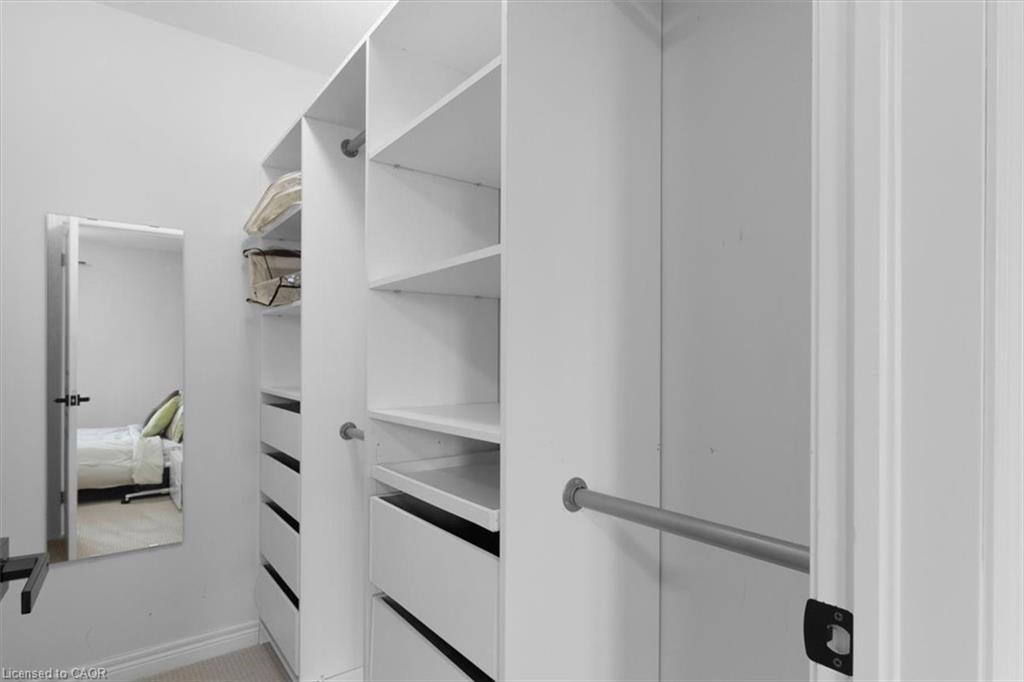 16 Weathering Highway, Stoney Creek, ON - Indoor With Storage