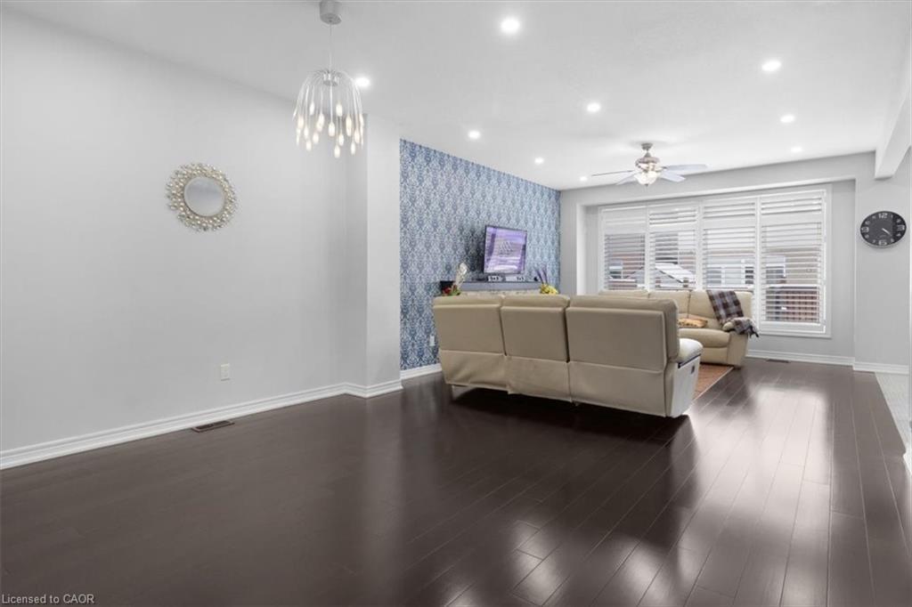 16 Weathering Highway, Stoney Creek, ON - Indoor