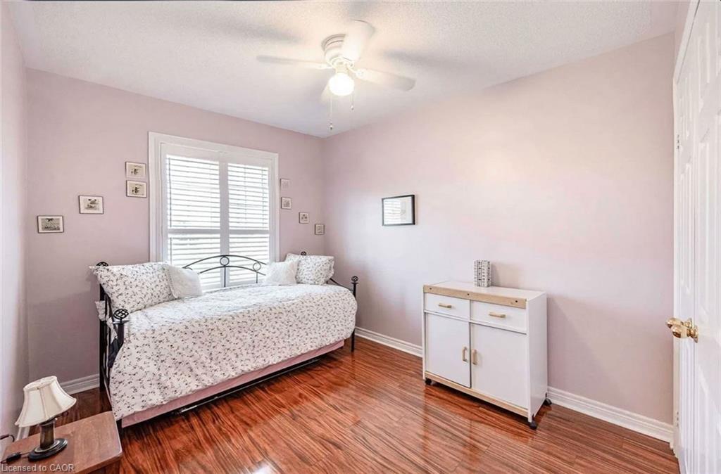 4-2871 Darien Road, Burlington, ON - Indoor Photo Showing Bedroom