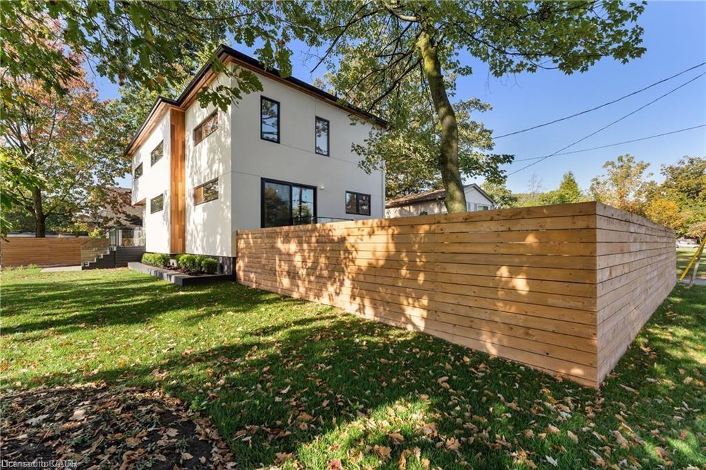 5427 Anthony Place, Burlington, ON - Outdoor