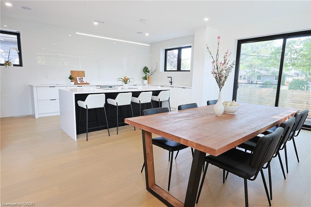 5427 Anthony Place, Burlington, ON - Indoor Photo Showing Dining Room