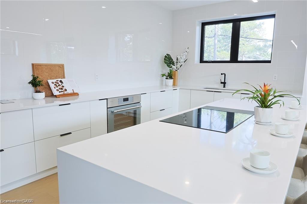 5427 Anthony Place, Burlington, ON - Indoor