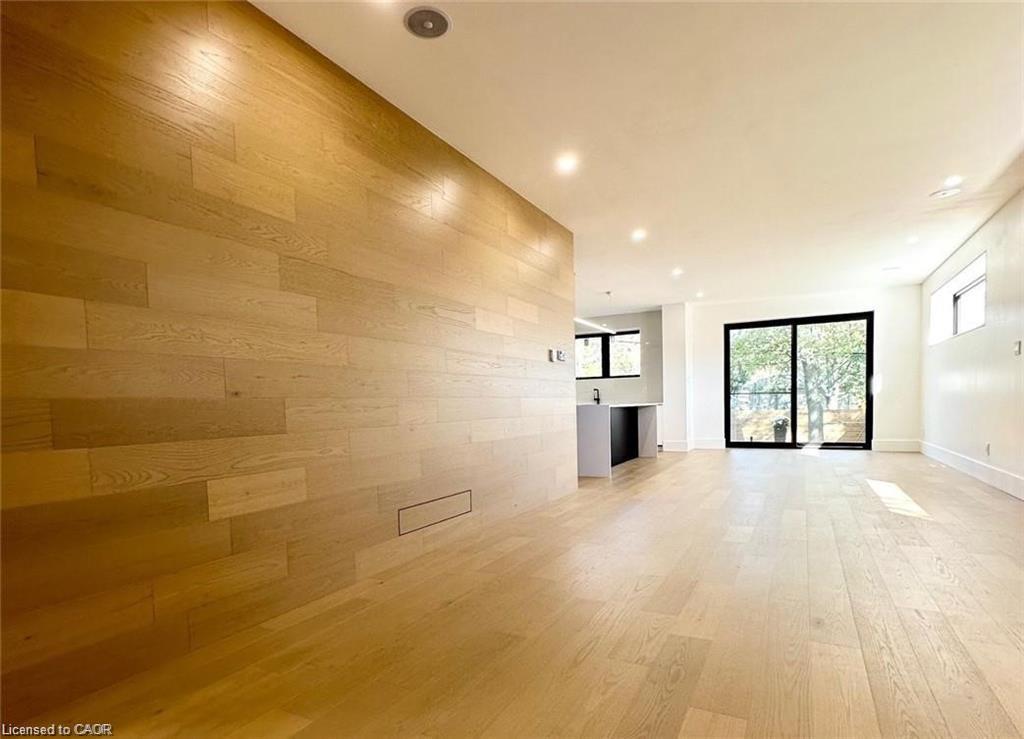 5427 Anthony Place, Burlington, ON - Indoor Photo Showing Other Room