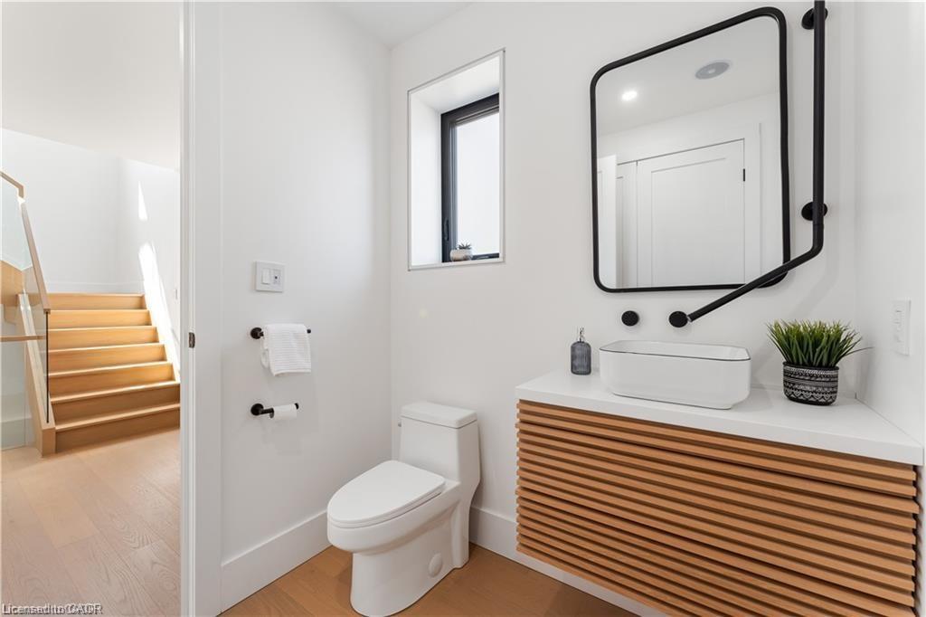 5427 Anthony Place, Burlington, ON - Indoor Photo Showing Bathroom