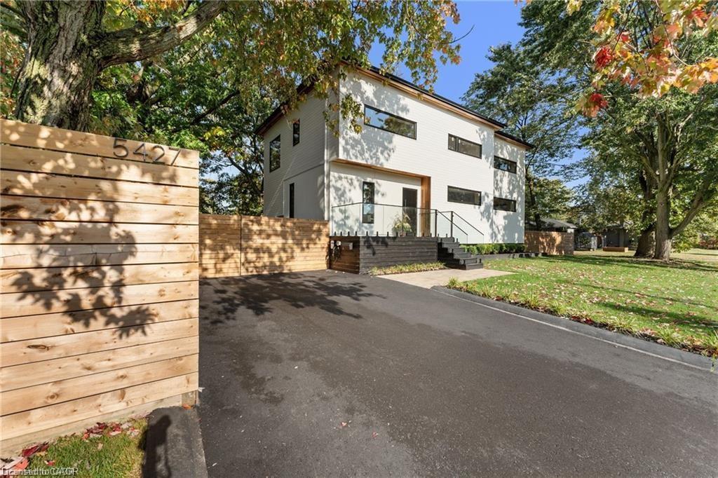 5427 Anthony Place, Burlington, ON - Outdoor