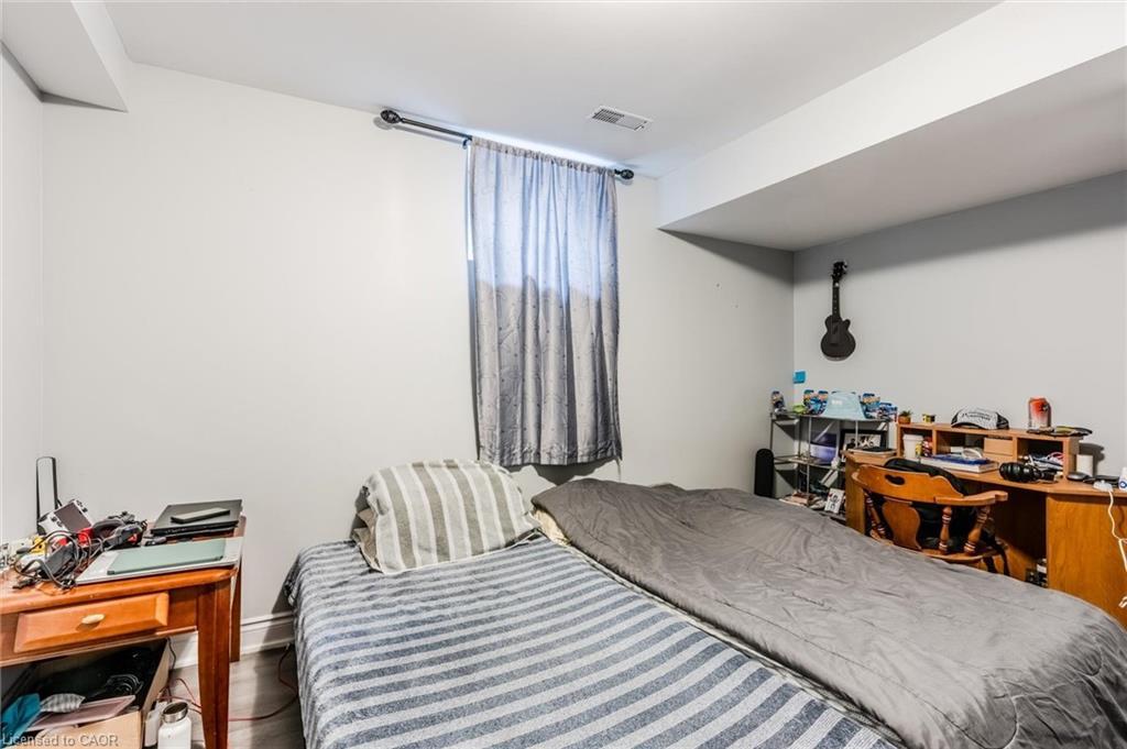 Lower-643 Doon South Drive, Kitchener, ON - Indoor Photo Showing Bedroom