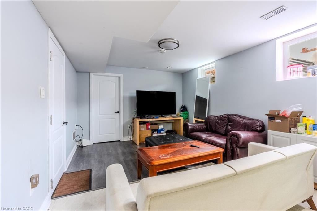 Lower-643 Doon South Drive, Kitchener, ON - Indoor Photo Showing Other Room