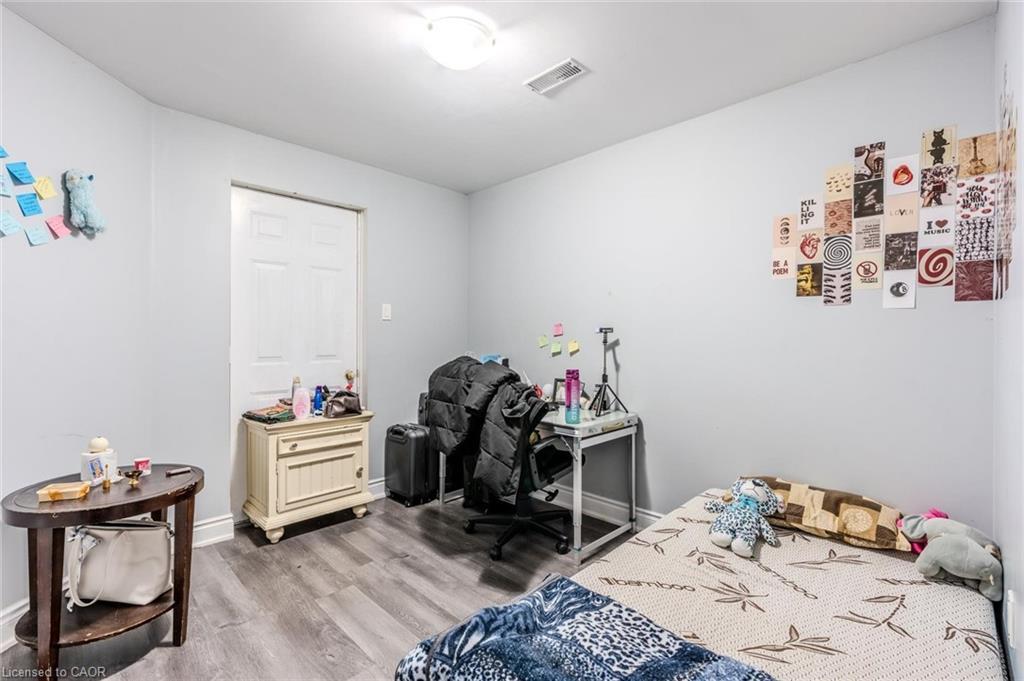 Lower-643 Doon South Drive, Kitchener, ON - Indoor Photo Showing Bedroom