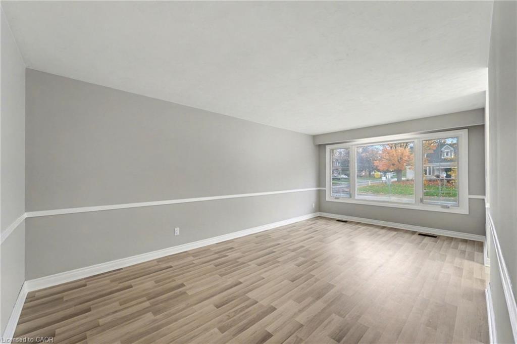 49 Beatrice Street W, Oshawa, ON - Indoor Photo Showing Other Room