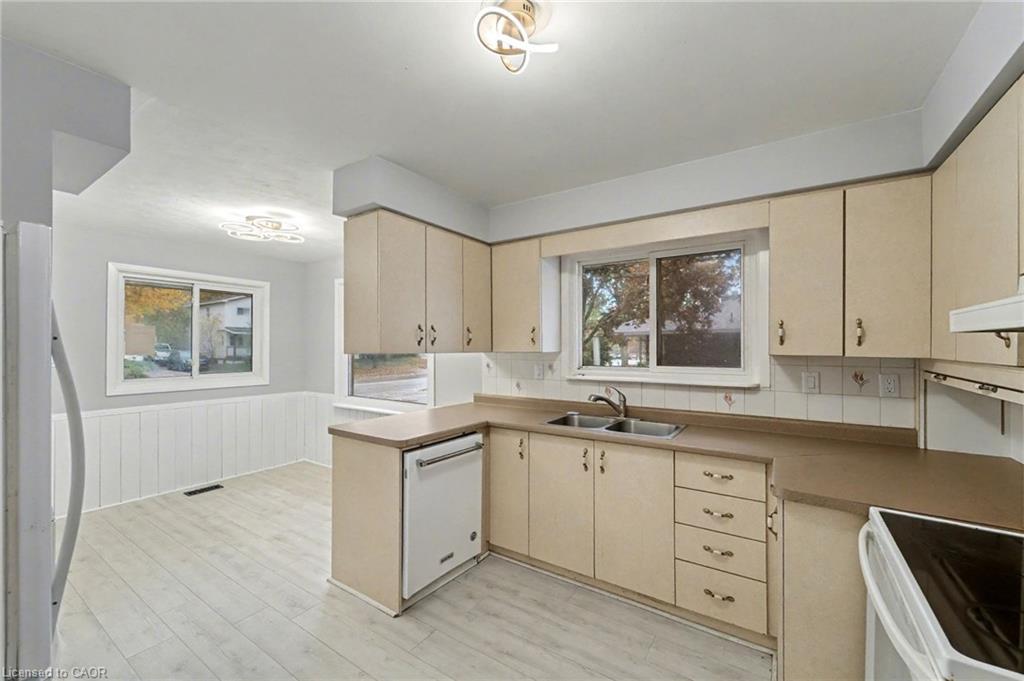 49 Beatrice Street W, Oshawa, ON - Indoor Photo Showing Kitchen With Double Sink