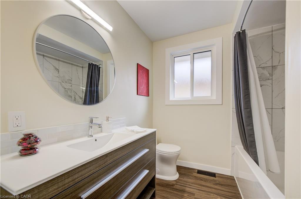 48 Mark Crescent, Cambridge, ON - Indoor Photo Showing Bathroom