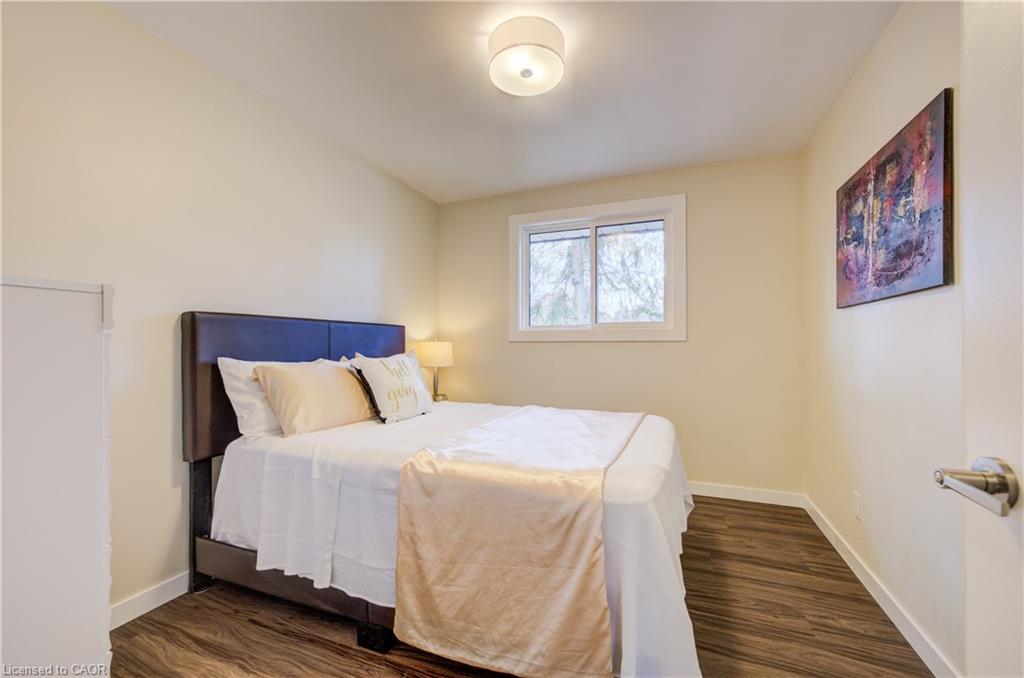 48 Mark Crescent, Cambridge, ON - Indoor Photo Showing Bedroom