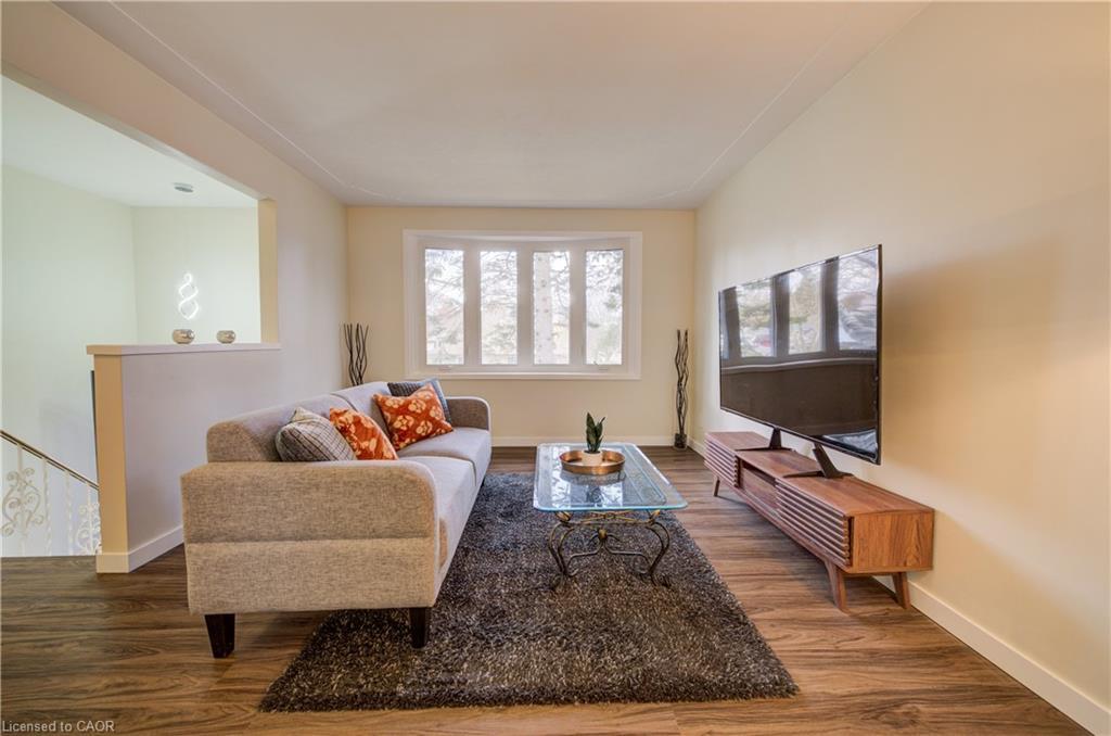 48 Mark Crescent, Cambridge, ON - Indoor Photo Showing Living Room