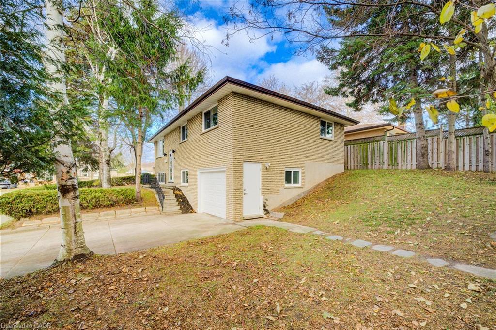 48 Mark Crescent, Cambridge, ON - Outdoor