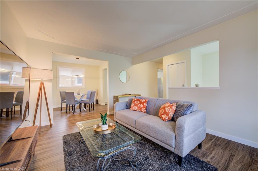 48 Mark Crescent, Cambridge, ON - Indoor Photo Showing Living Room