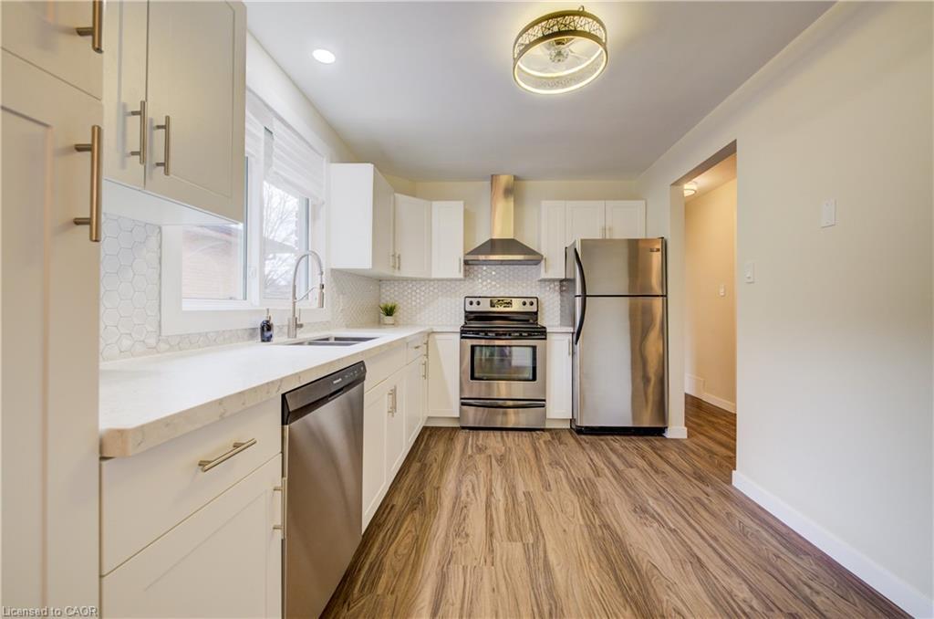 48 Mark Crescent, Cambridge, ON - Indoor Photo Showing Kitchen