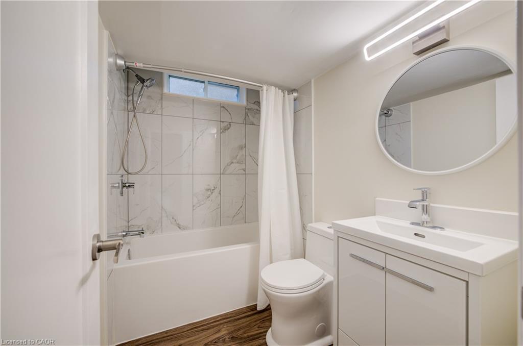 48 Mark Crescent, Cambridge, ON - Indoor Photo Showing Bathroom