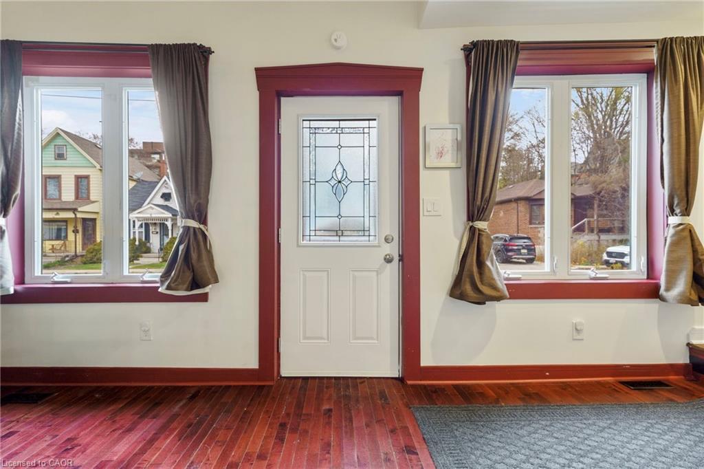 16 Edison Street, Hamilton, ON - Indoor Photo Showing Other Room