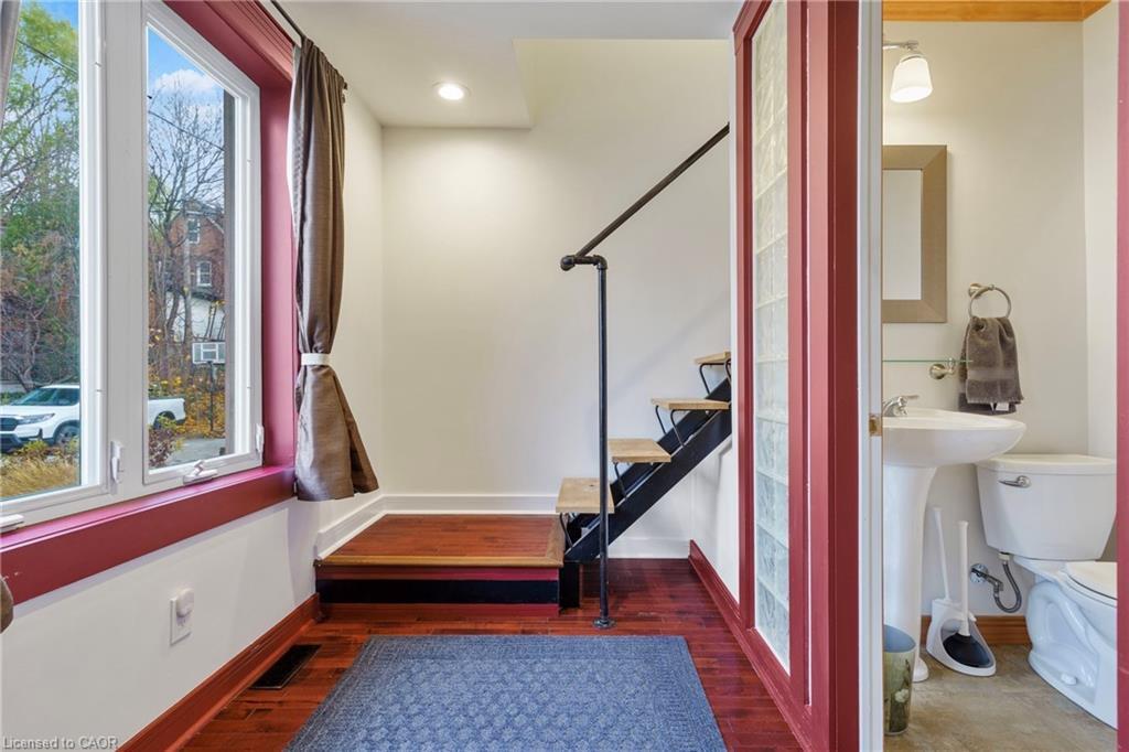 16 Edison Street, Hamilton, ON - Indoor