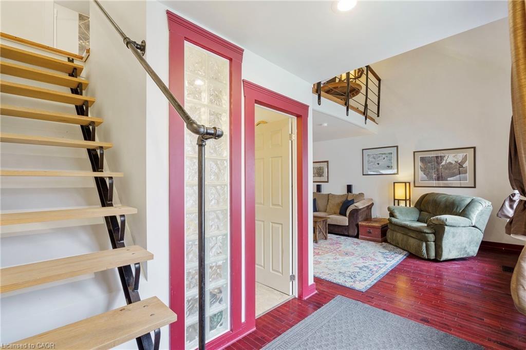 16 Edison Street, Hamilton, ON - Indoor Photo Showing Other Room