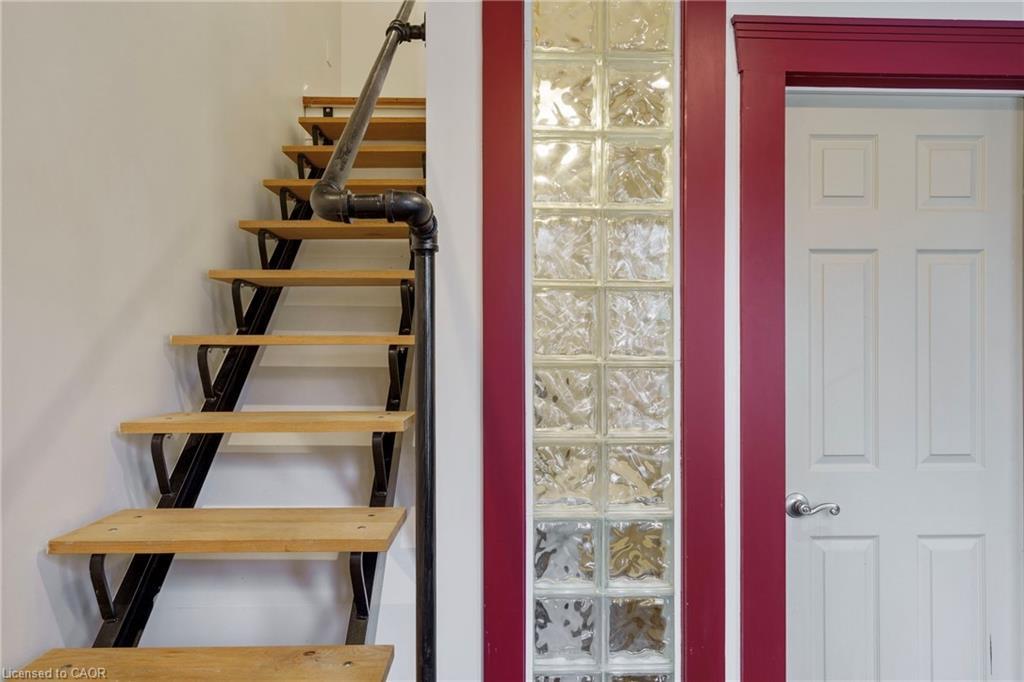 16 Edison Street, Hamilton, ON - Indoor Photo Showing Other Room