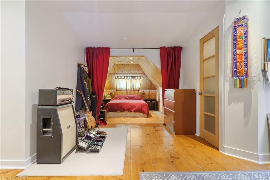 16 Edison Street, Hamilton, ON - Indoor Photo Showing Other Room