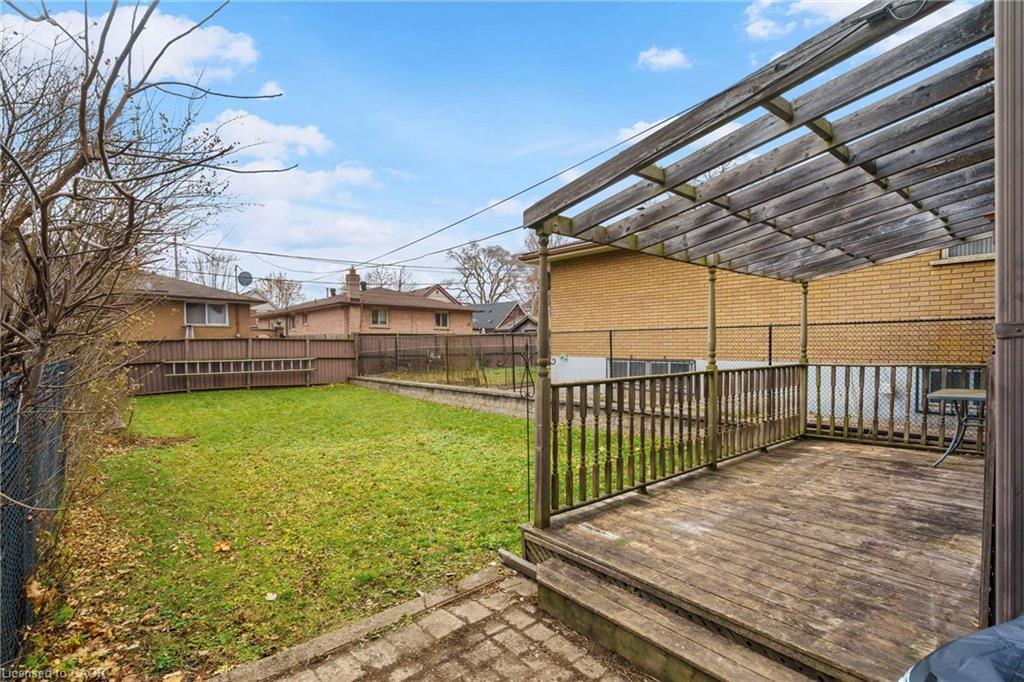 16 Edison Street, Hamilton, ON - Outdoor