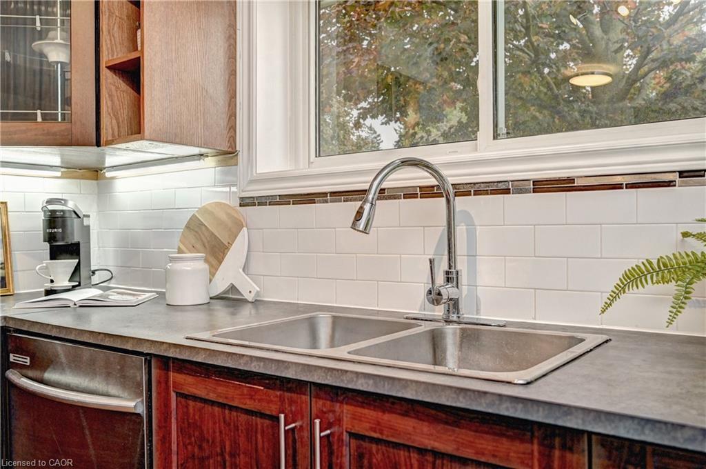 39 Southwood Drive, Kitchener, ON - Indoor Photo Showing Kitchen With Double Sink