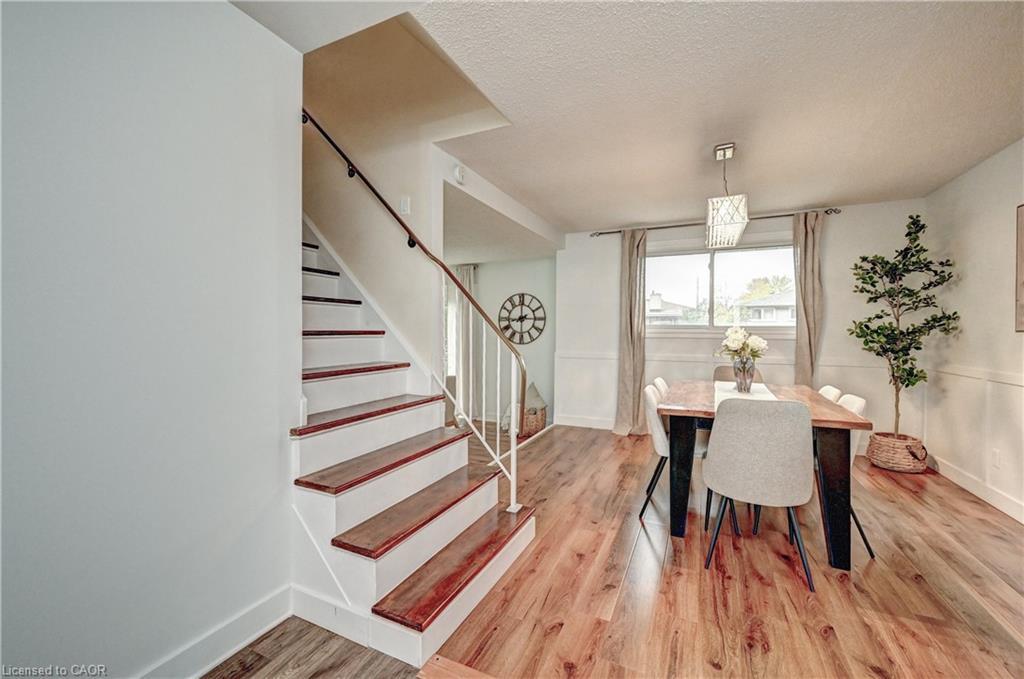39 Southwood Drive, Kitchener, ON - Indoor Photo Showing Other Room