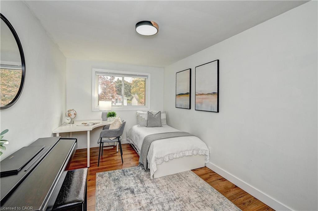 39 Southwood Drive, Kitchener, ON - Indoor Photo Showing Bedroom