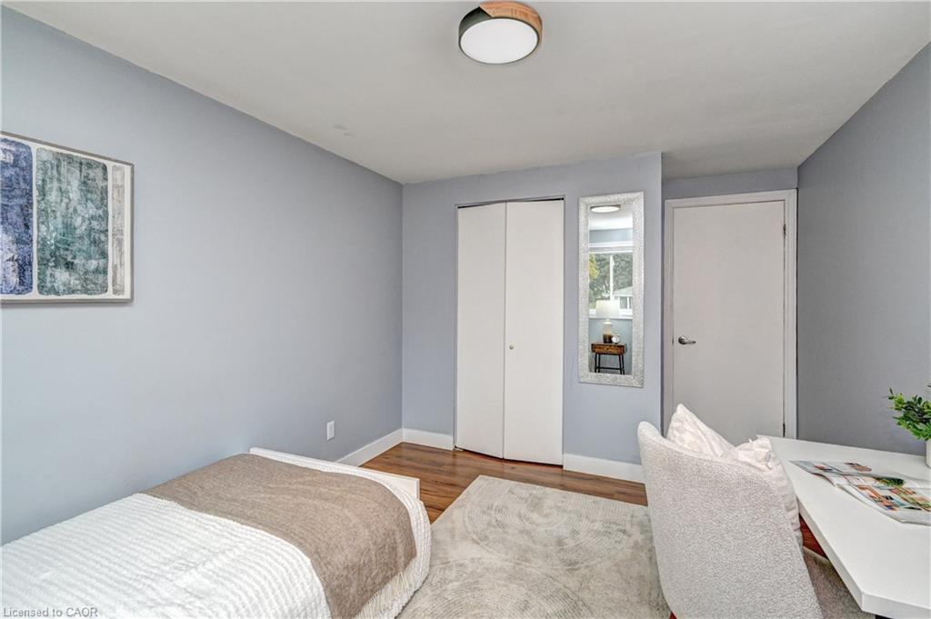 39 Southwood Drive, Kitchener, ON - Indoor Photo Showing Bedroom