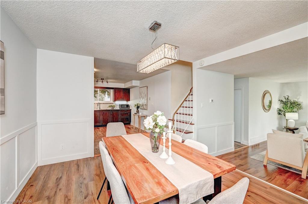 39 Southwood Drive, Kitchener, ON - Indoor Photo Showing Dining Room