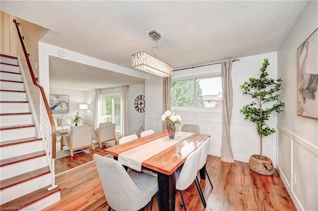 39 Southwood Drive, Kitchener, ON - Indoor Photo Showing Dining Room
