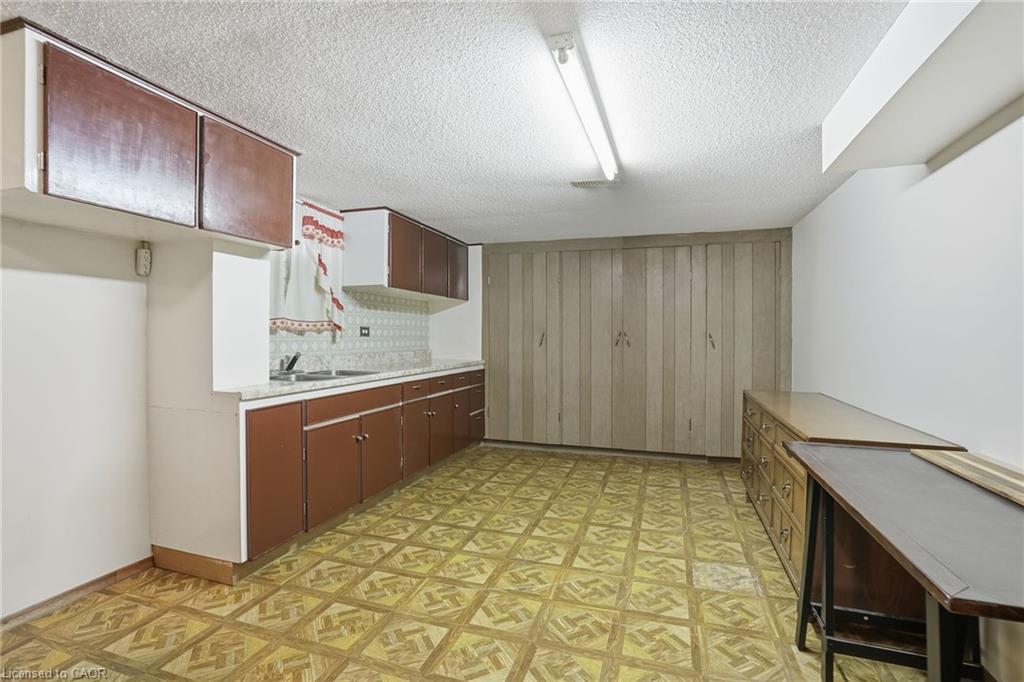 131 Nash Road N, Hamilton, ON - Indoor