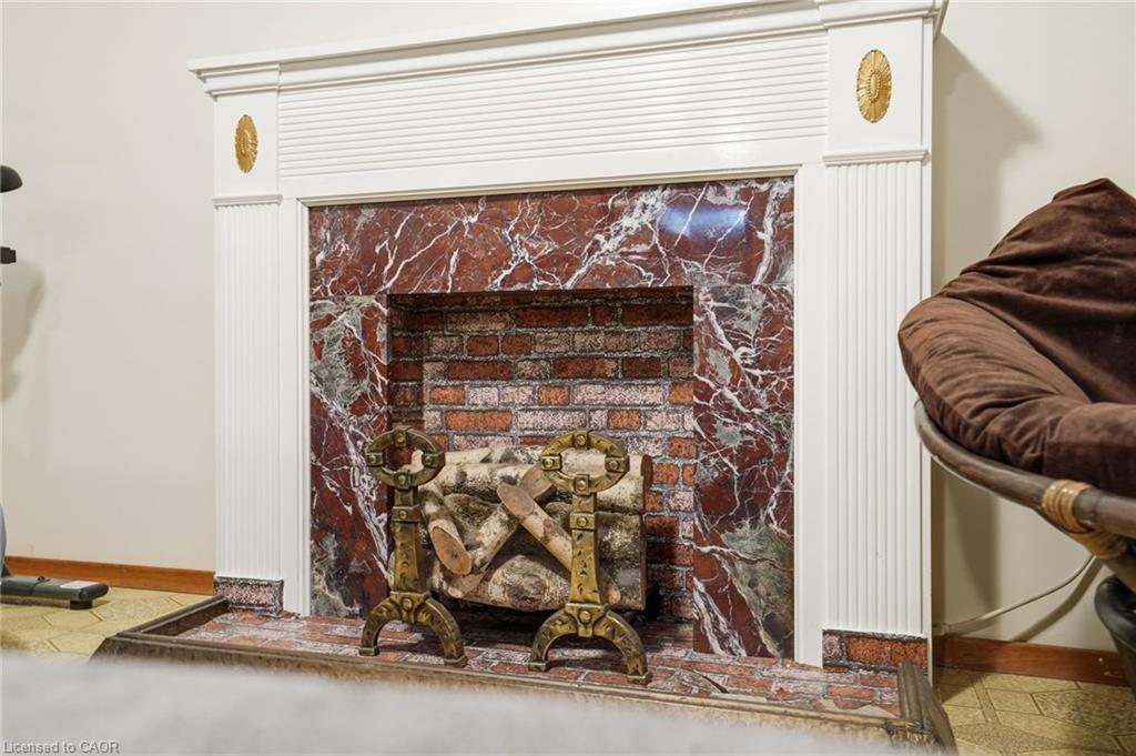 131 Nash Road N, Hamilton, ON - Photo Showing Other Room