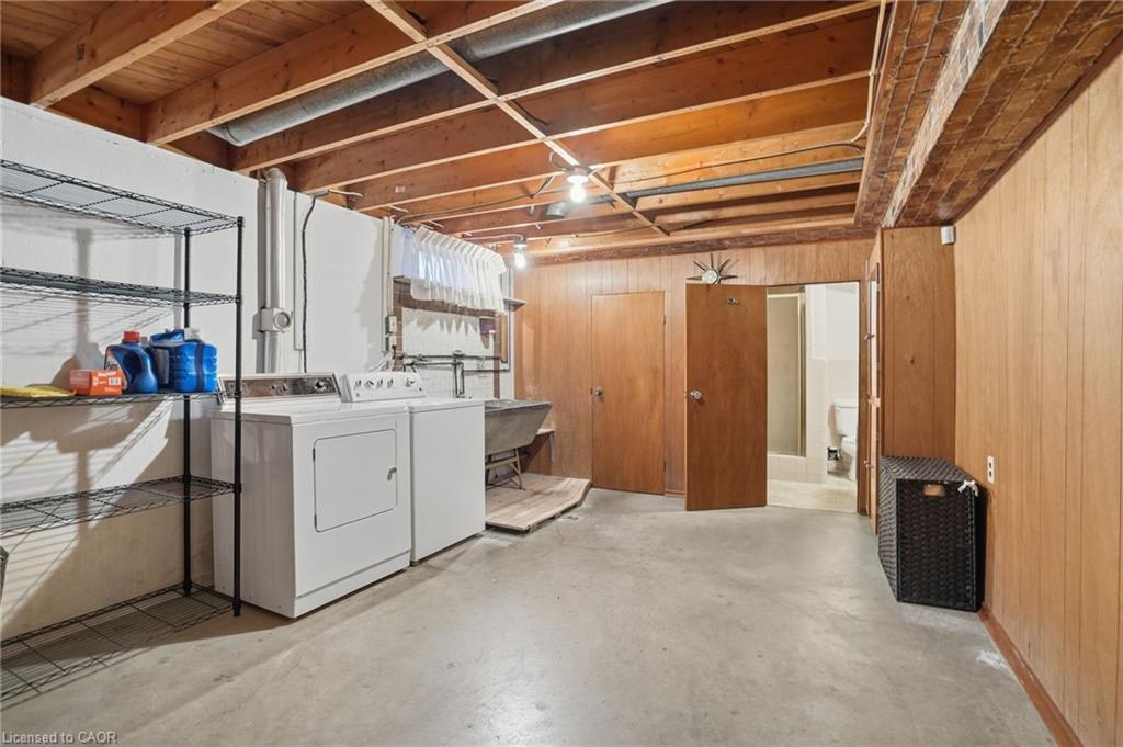 131 Nash Road N, Hamilton, ON - Indoor Photo Showing Laundry Room