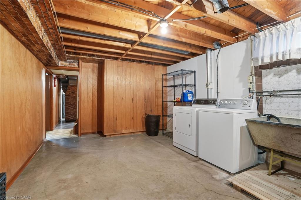 131 Nash Road N, Hamilton, ON - Indoor Photo Showing Laundry Room