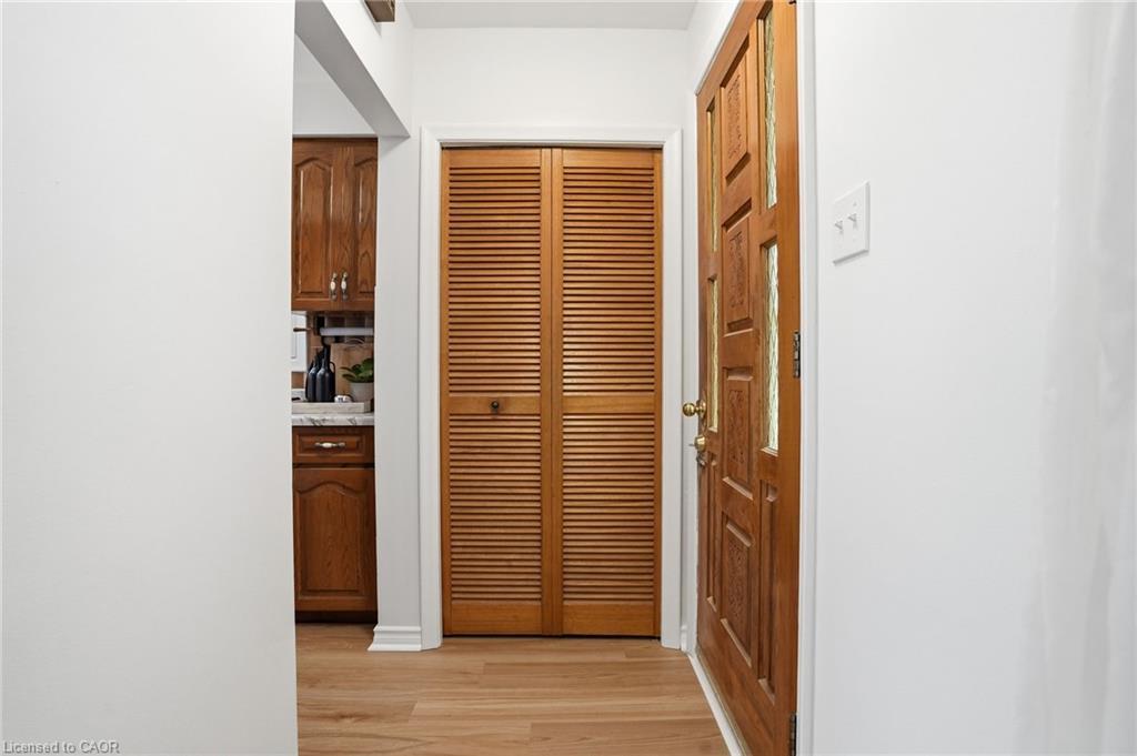 131 Nash Road N, Hamilton, ON - Indoor Photo Showing Other Room