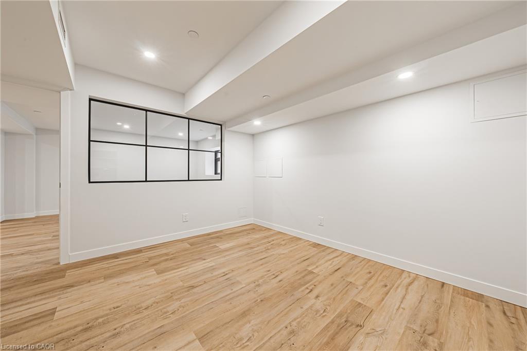 105-555 Sanatorium Road, Hamilton, ON - Indoor Photo Showing Other Room