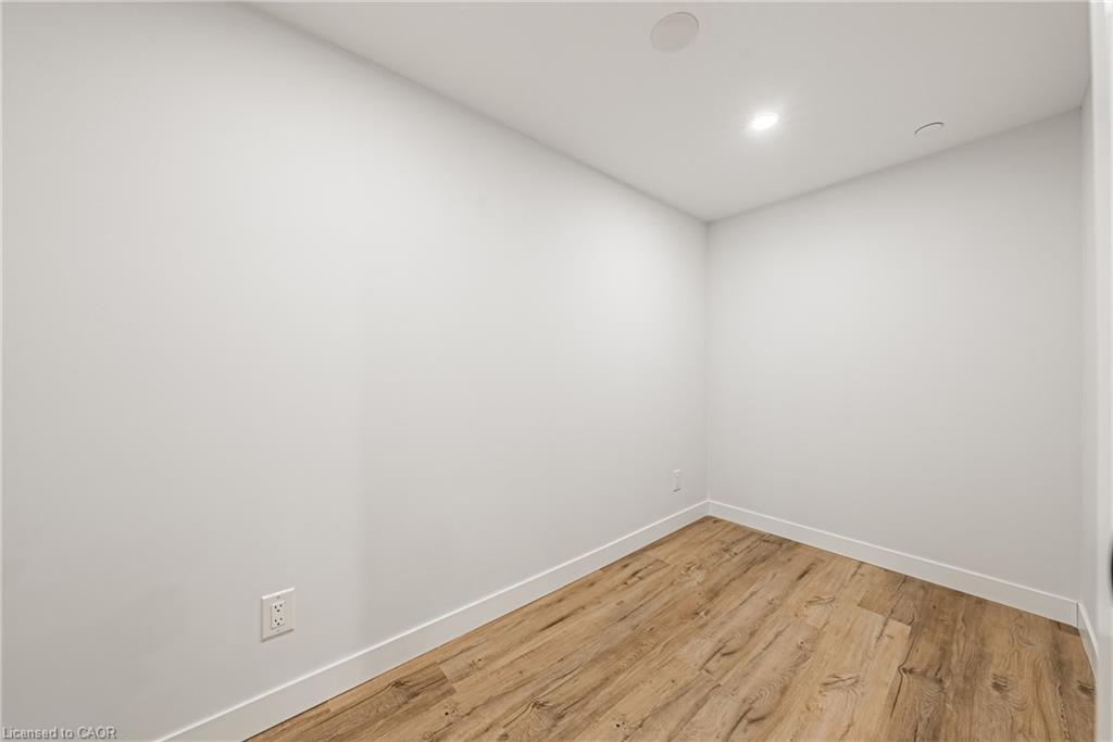 105-555 Sanatorium Road, Hamilton, ON - Indoor Photo Showing Other Room