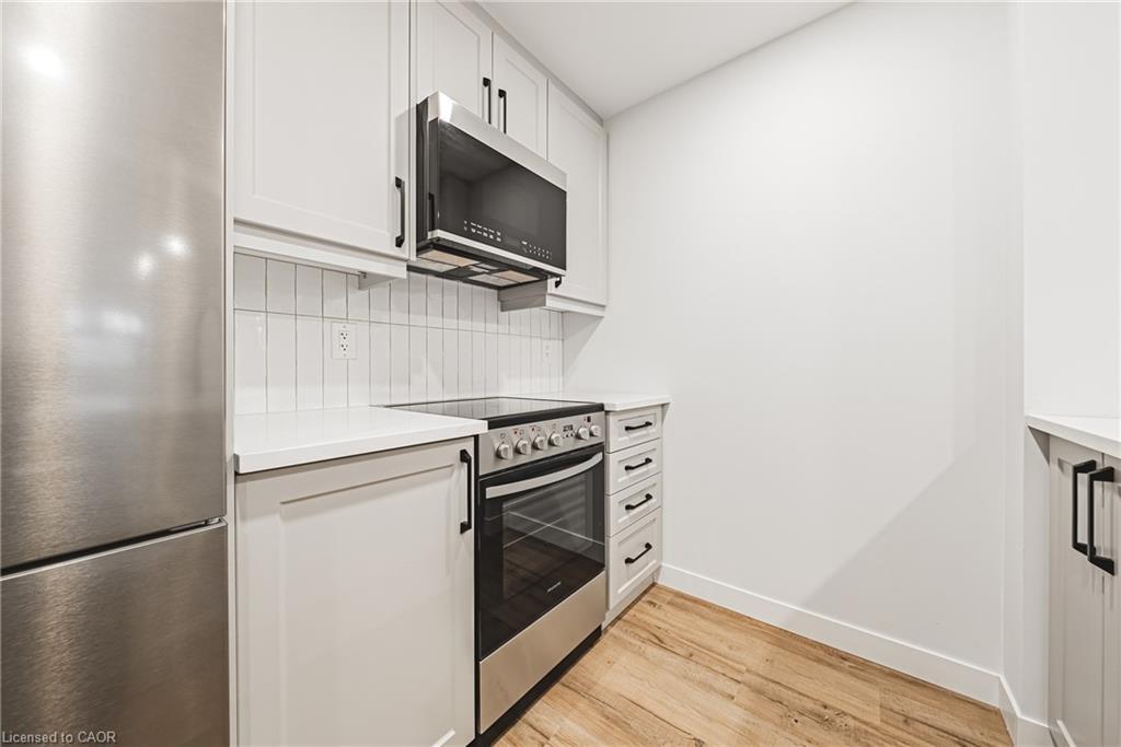 105-555 Sanatorium Road, Hamilton, ON - Indoor Photo Showing Kitchen With Stainless Steel Kitchen