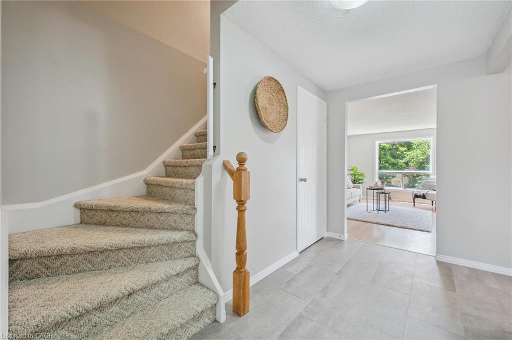 71 Moss Place, Guelph, ON - Indoor Photo Showing Other Room