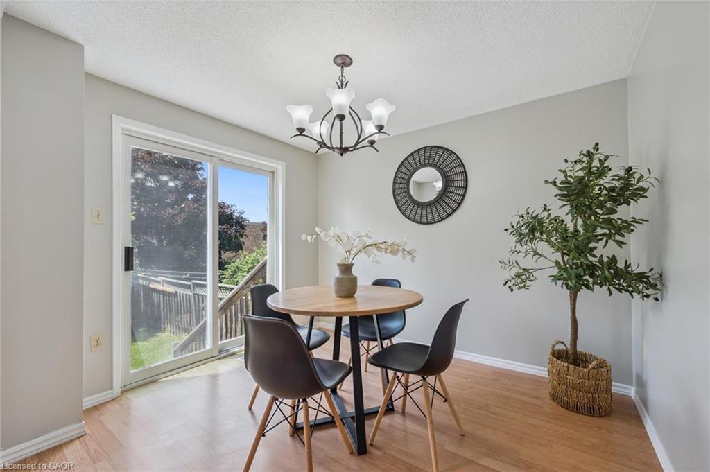 71 Moss Place, Guelph, ON - Indoor Photo Showing Dining Room