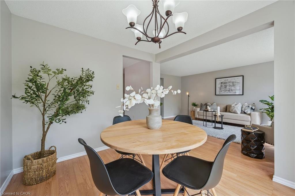 71 Moss Place, Guelph, ON - Indoor Photo Showing Dining Room