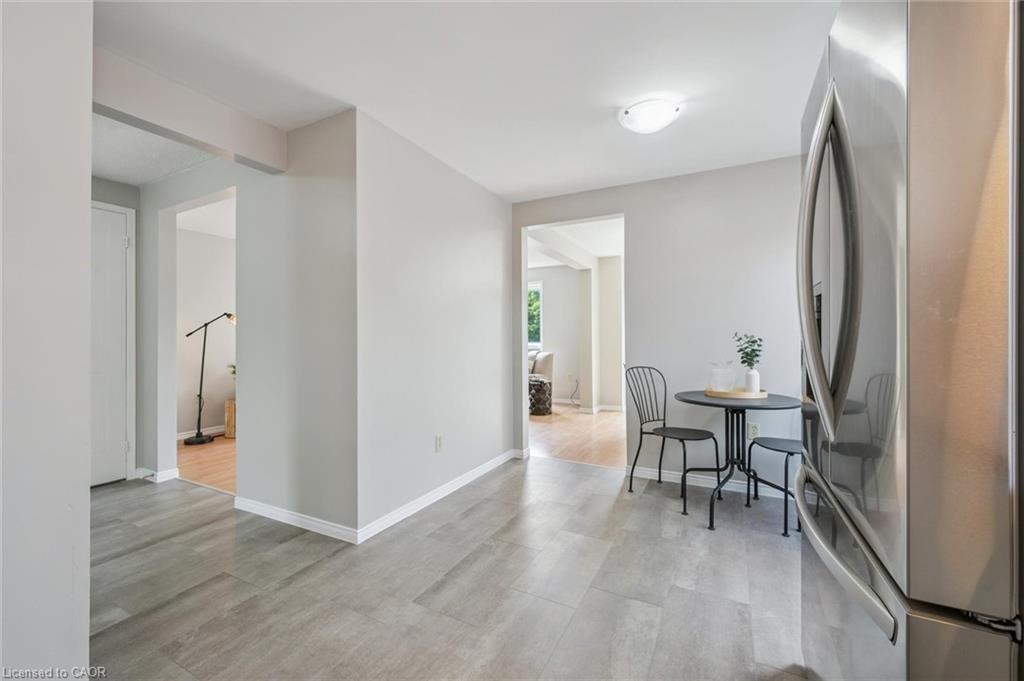 71 Moss Place, Guelph, ON - Indoor Photo Showing Dining Room