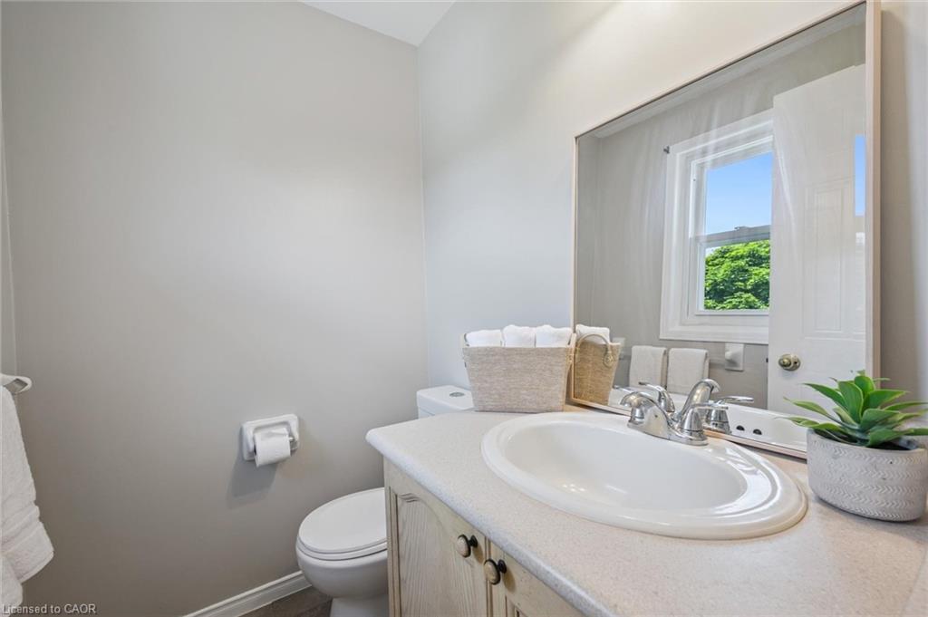 71 Moss Place, Guelph, ON - Indoor Photo Showing Bathroom