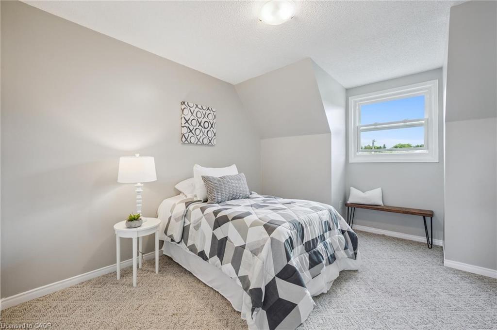 71 Moss Place, Guelph, ON - Indoor Photo Showing Bedroom