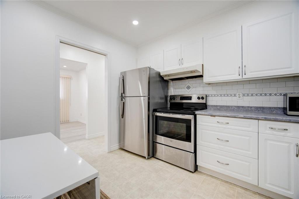 196 Millwood Crescent, Kitchener, ON - Indoor Photo Showing Kitchen